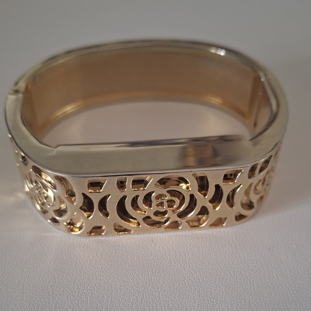 Chic Gold-Tone Cut-Out Bracelet